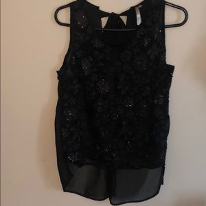 Black blouse with flower sequins